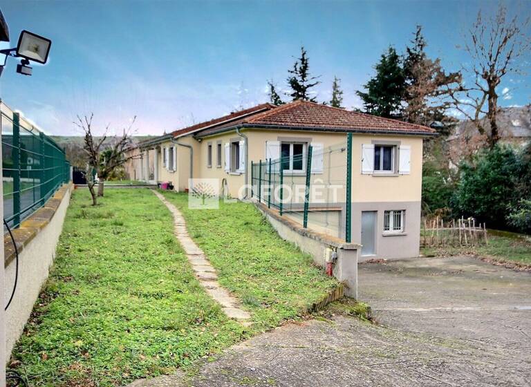 Maison à vendre 450 000 € 8 pièces 4<br/>chambres 151 m²<br/>superficie 1 380 m²<br/>terrain Saint Joseph 42800