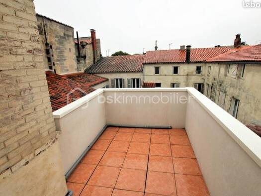 Appartement à louer 890 € 4 pièces 3 chambres 86 m² Étage 2/2 Centre Ville Nord Rochefort 17300