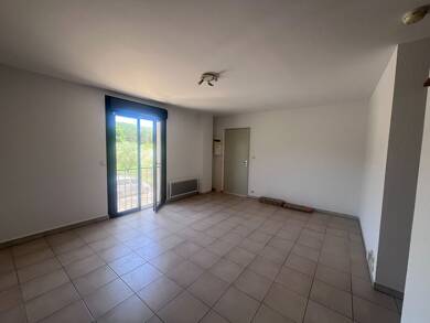Appartement à louer 640 € 3 pièces 2 chambres 56 m² Étage 1/2 Saint Jean de Maruejols et a 30430
