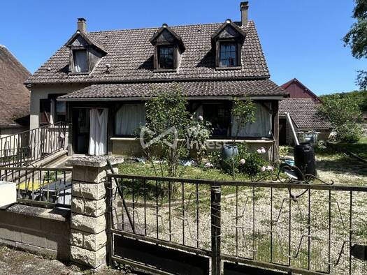 Maison à vendre 158 000 € 6 pièces 4 chambres 139 m² 1 281 m² de terrain Perceneige 89260