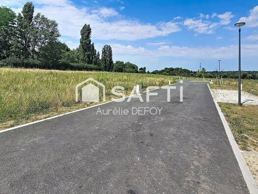 Terrain constructible viabilisé à vendre 41 000 € 699 m² de terrain Écoyeux 17770