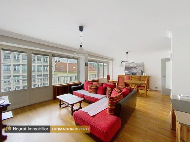 Appartement à vendre 180 000 € 5 pièces 3 chambres 125 m² Étage 4/8 Saint-Étienne 42000