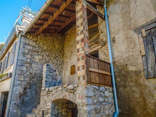 Maison à vendre 15 000 € 1 chambre 19 m² Saint-Pierre-d'Argençon 05140