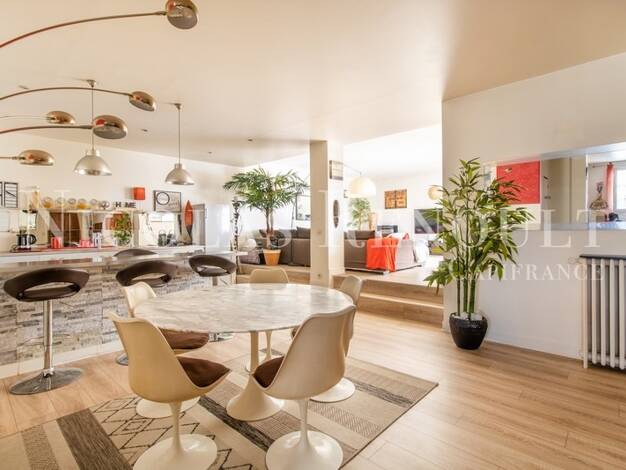 Local d'activités à vendre 640 000 € 176 m² d'espace de stockage Agent Sarre-Centre-Les Vallées-La Garenne Colombes 92700