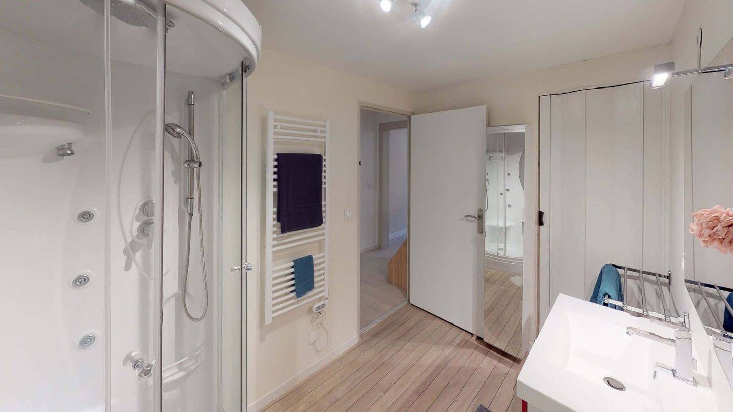 Chambre dans le 33 cours Gambetta - Colocation — 15