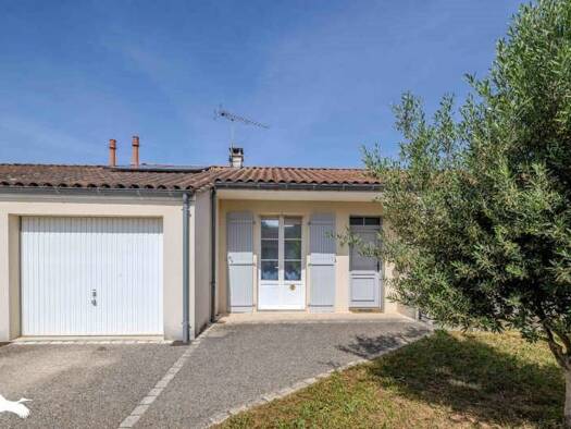 Maison de plain-pied à vendre 236 700 € 4 pièces 3 chambres 89 m² 889 m² de terrain Champ de Mars-Bussatte-Victor Hugo Angoulême 16000