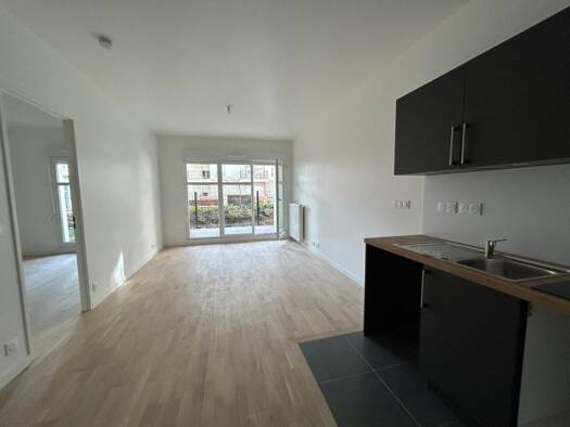 Appartement à louer 1 032 € 2 pièces 1 chambre 42 m² RDC Zone Activité Molette Le Blanc-Mesnil 93150