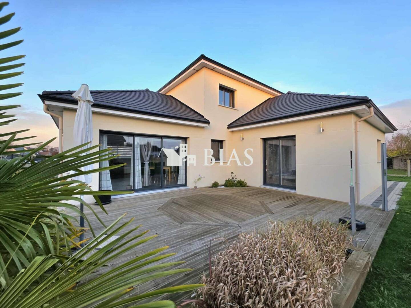 Maison à vendre, 163m², SAINT PIERRE DE VARENGEVILLE