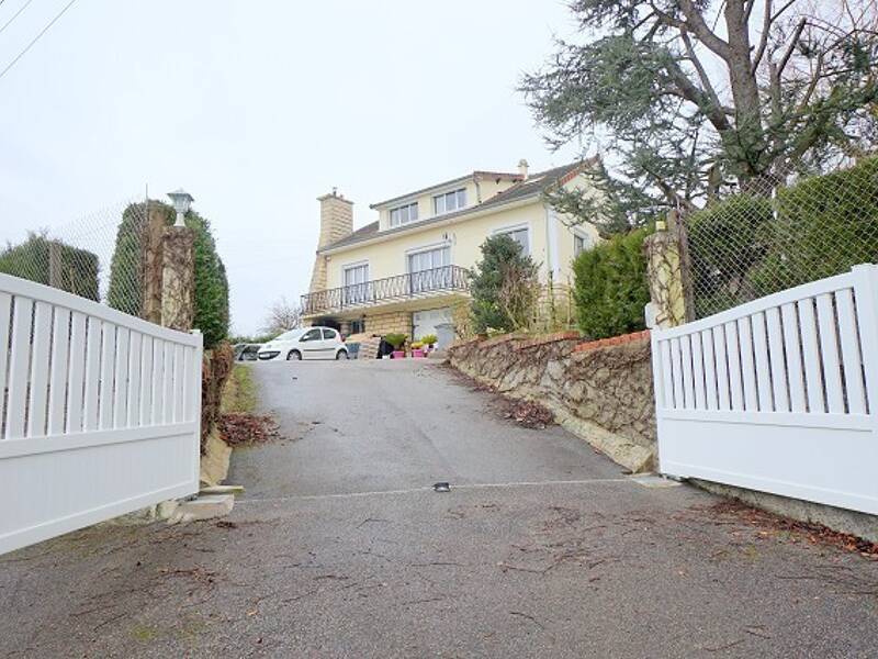 Maison à vendre, 146m², JUZIERS