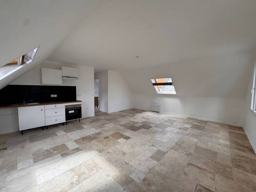 Appartement à louer 770 € 2 pièces 1 chambre 63 m² Étage 1/1 Angerville 91670