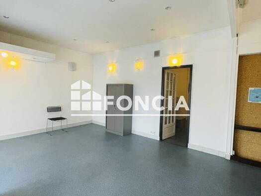 Boutique à louer 940 € 2 pièces 44 m² de surface de vente Chatillon Viry-Châtillon 91170