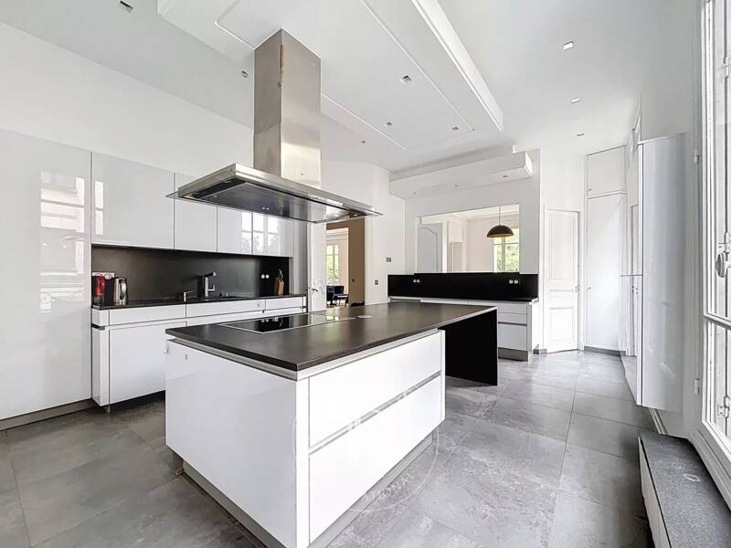 Maison à louer, 280m², PARIS 16E