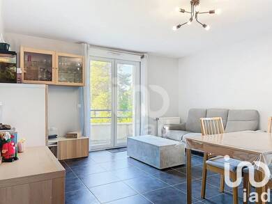 Duplex à vendre 230 000 € 3 pièces 2 chambres 59 m² Dernier étage, Étage 2/2 Les Chênes-Le Renouveau-L'Estandard Beynes 78650