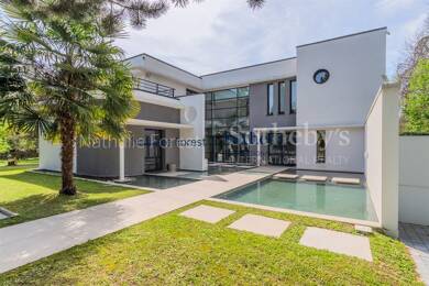 Maison à vendre 2 280 000 € 11 pièces 5 chambres 400 m² 3 250 m² de terrain Centre Croix 59170