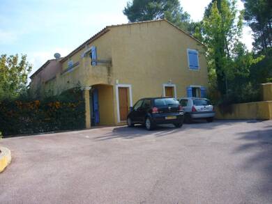 Appartement à louer 910 € 3 pièces 2 chambres 68 m² Dernier étage, Étage 1/1 Maljournal-Hlm Saint Hermantaire Draguignan 83300