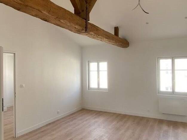 Appartement à vendre 159 100 € 2 pièces 1 chambre 49,1 m² Étage 2/2 Centre Ville Nord Rochefort 17300