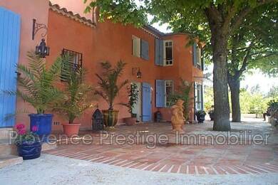 Maison à louer 4 300 € 6 pièces 4 chambres 210 m² 2 000 m² de terrain Aix-en-Provence 13100