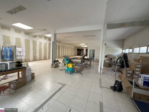 Local commercial à louer 2 600 € 238 m² de surface de vente Ancien Hôpital Béziers 34500