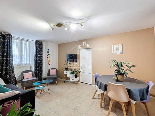 Duplex à vendre 183 000 € 4 pièces 2 chambres 64 m² RDC Belloy en France 95270