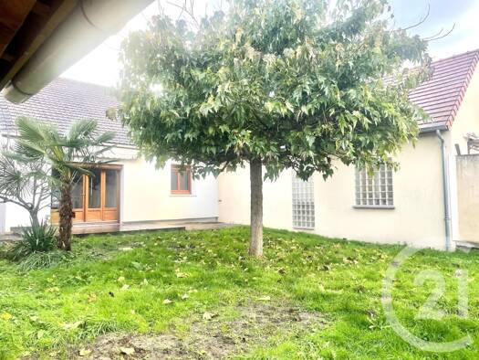 Maison à louer 751 € 3 pièces 2 chambres 79,2 m² 510 m² de terrain Vitry-aux-Loges 45530