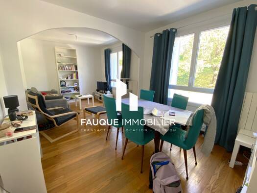 Appartement à louer 750 € 4 pièces 3 chambres 69,8 m² Étage 1/1 Grand Charran-Faventines Valence 26000