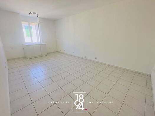 Appartement à louer 650 € 3 pièces 2 chambres 54 m² 1er étage Nord Manduel 30129