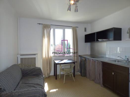 Appartement à louer 842 € 2 pièces 1 chambre 34 m² Étage 2/3 Le Vésinet 78110