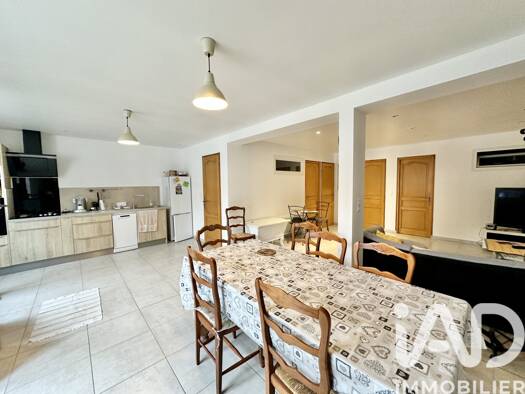 Appartement à vendre 210 000 € 3 pièces 2 chambres 77 m² Étage 2/2 Guillestre 05600