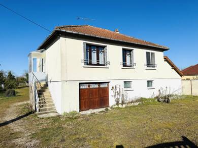 Maison de plain-pied à vendre 134 000 € 4 pièces 2 chambres 67 m² 700 m² de terrain Provins 77160