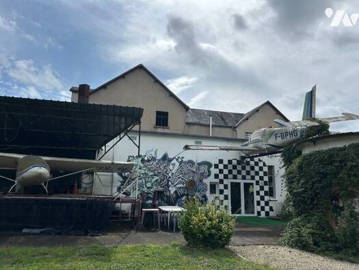 Local commercial à louer 1 000 € 300 m² de surface de vente Benais 37140