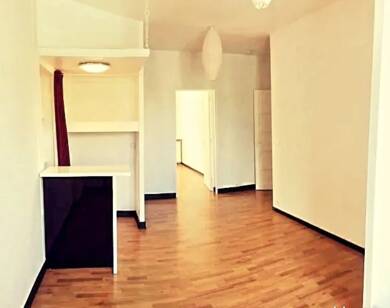 Appartement à louer 550 € 2 pièces 1 chambre 45 m² Étage 1/4 Tarentaize-Beaubrun-Severine Saint-Étienne 42000