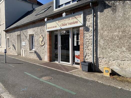 Boutique à vendre Fonds de commerce 81 000 € 67,4 m² de surface de vente Ormes 45140
