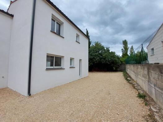 Maison à louer 1 090 € 4 pièces 98,4 m² Est St Christol Lez Ales 30380