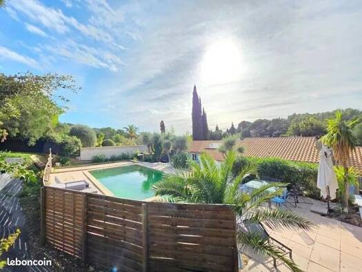 Maison de plain-pied à vendre 1 149 000 € 5 pièces 4 chambres 160 m² 2 000 m² de terrain Sanary-sur-Mer 83110