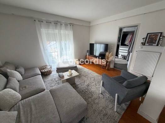 Appartement à louer 840 € 3 pièces 2 chambres 72 m² Étage 3/3 Friches Montigny-lès-Metz 57950