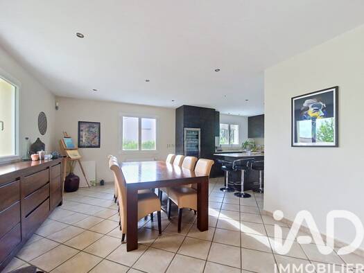 Maison de plain-pied à vendre 425 000 € 5 pièces 4 chambres 136 m² 974 m² de terrain Nord Carbon-Blanc 33560