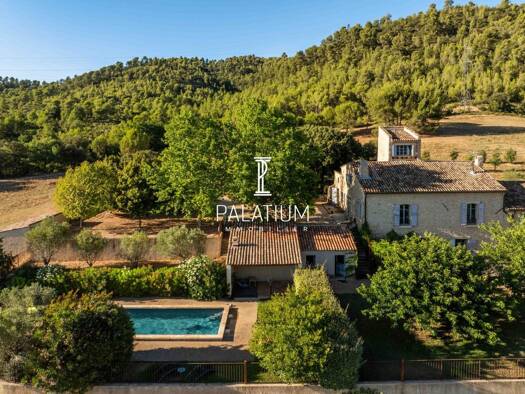 Mas à vendre 1 350 000 € 12 pièces 7 chambres 445 m² 21 181 m² de terrain Gréoux-les-Bains 04800