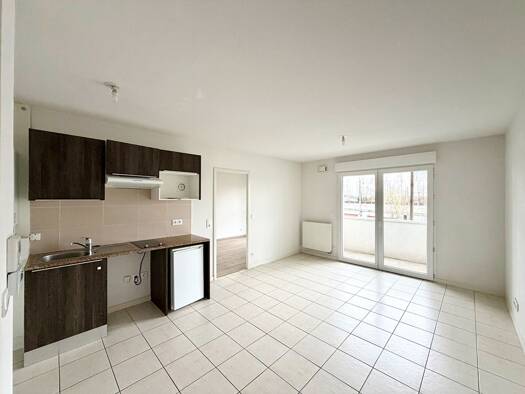 Appartement à vendre 165 000 € 2 pièces 1 chambre 40 m² Étage 3/3 Bas Cenon-cours Victor Hugo-Gambetta Cenon 33150