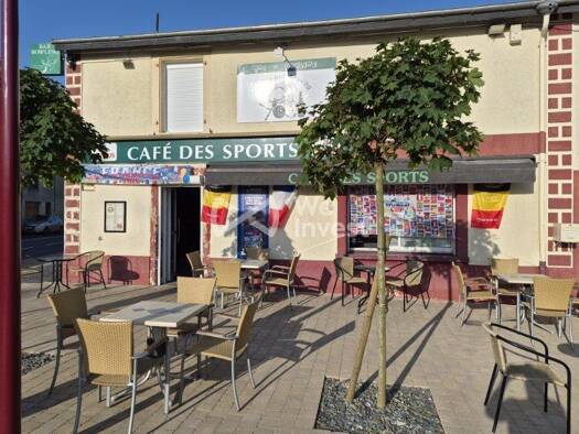 Local d'activités à vendre 298 000 € 400 m² d'espace de stockage - 08