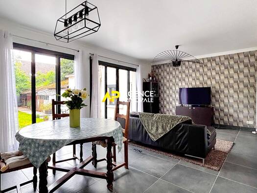 Maison à vendre 740 000 € 7 pièces 5 chambres 125 m² 275 m² de terrain La Plaine Sartrouville 78500