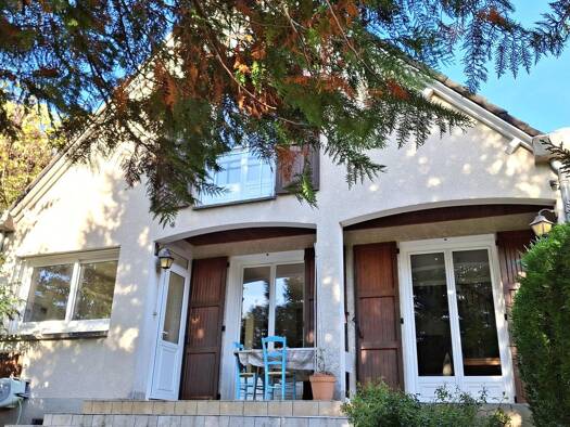 Maison à vendre 224 590 € 5 pièces 4 chambres 135 m² 295 m² de terrain Vialenc Aurillac 15000