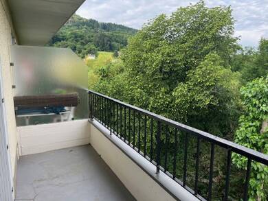 Appartement à louer 491 € 3 pièces 2 chambres 70 m² 3ème étage Espalion 12500