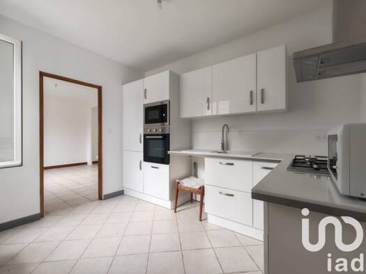 Maison à vendre 160 000 € 4 pièces 3 chambres 80 m² 248 m² de terrain Est Surgères 17700