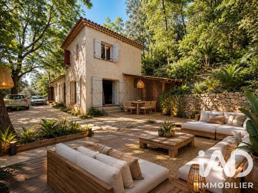 Maison à vendre 325 000 € 6 pièces 4 chambres 117 m² 1 300 m² de terrain Ouest Lorgues 83510