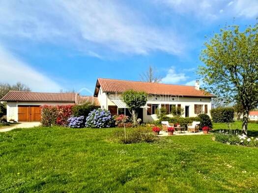 Maison à vendre 275 000 € 6 pièces 4 chambres 157 m² 3 930 m² de terrain Tarbes 65000