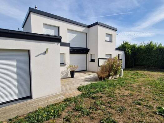 Maison à vendre 332 000 € 5 pièces 3 chambres 132 m² 900 m² de terrain Saint-Frégant 29260