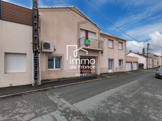 Immeuble à vendre 520 000 € 118 m² Saint André d'Ornay-Pont Morineau La Roche-sur-Yon 85000