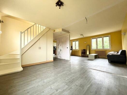 Maison à vendre 182 069 € 3 pièces 2 chambres 76 m² 1 535 m² de terrain Querrien 29310