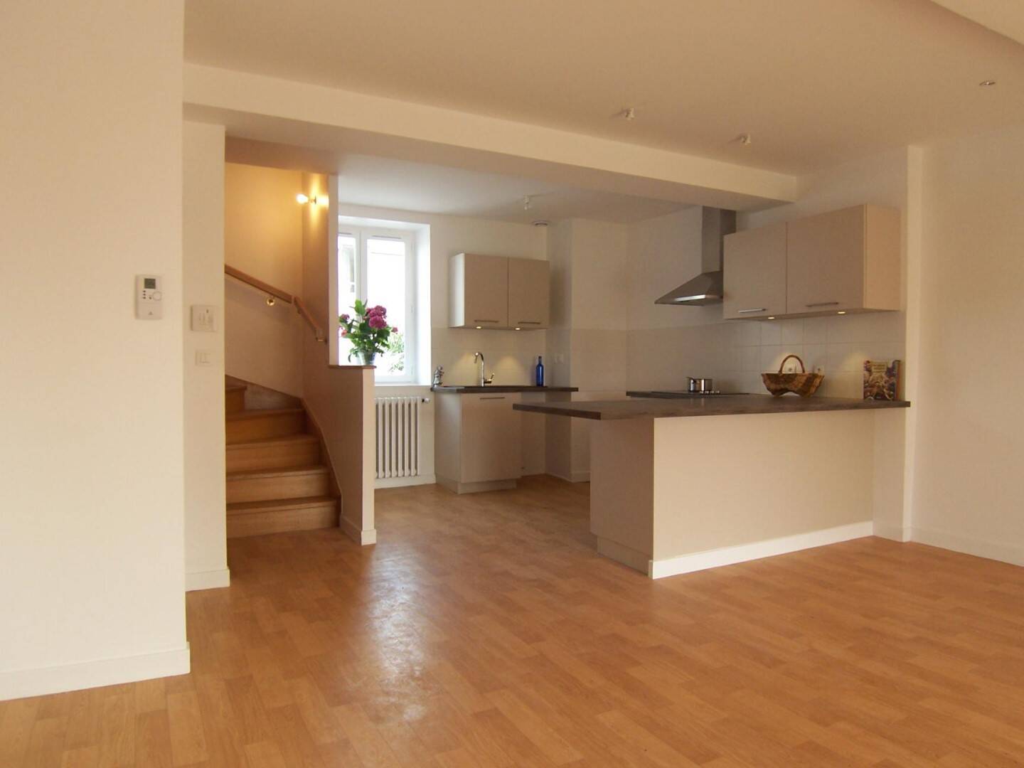 Maison à louer, 64m², LA TOUR DE SALVAGNY