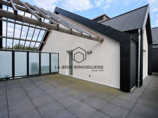 Appartement à vendre 369 000 € 3 pièces 2 chambres 63,67 m² 3ème étage Est Nord Ouest Sud Émerainville 77184